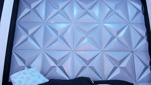 BustyGlow webcam