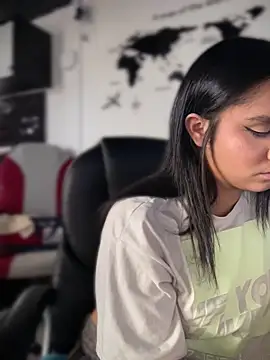 isabella-teen (F teen) - Flash Tits🍒