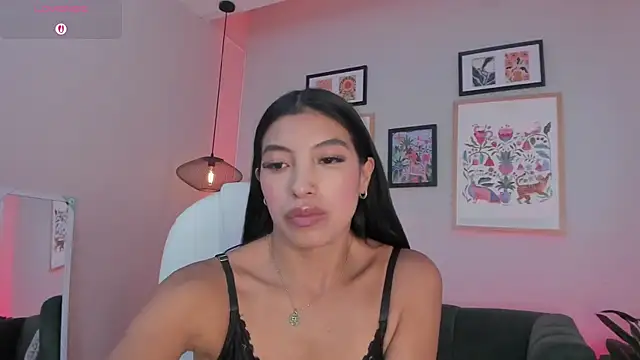 Tiffany_Low webcam