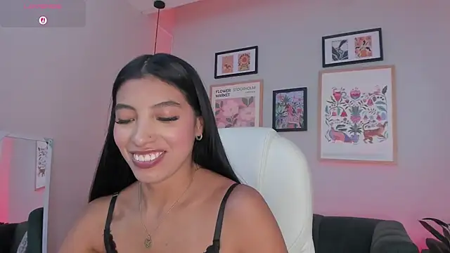 Tiffany_Low webcam