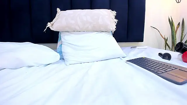 mayaevansmg webcam