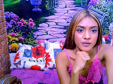 IndianPretty14u2Luv webcam