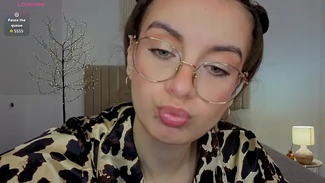Real_cutie1 webcam