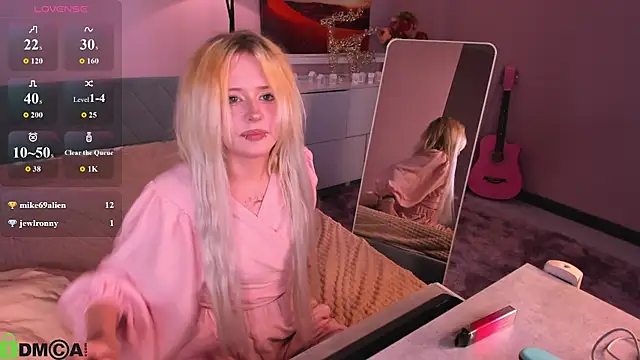 kikipeach webcam
