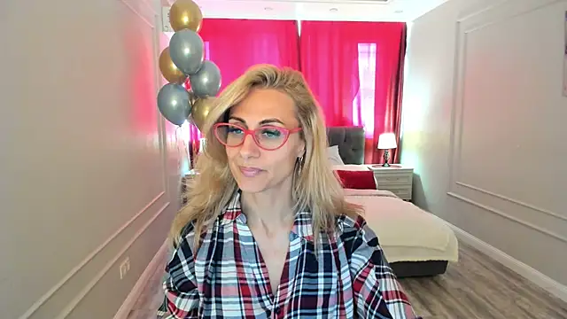 MuseOfStage live cam on StripChat
