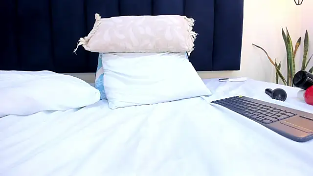 mayaevansmg webcam