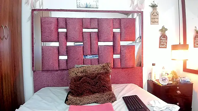 sofy_bonnet1 webcam
