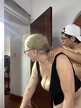 Sexytaty2022 webcam