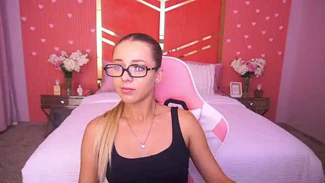 DoveLovee webcam