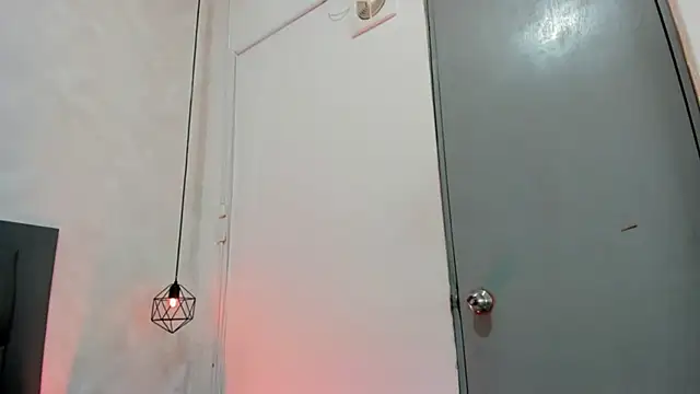 dakota_roussee webcam
