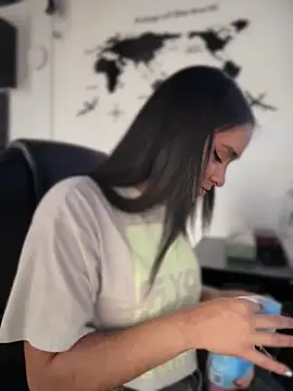 Isabella-Teen Live Web Cam Show