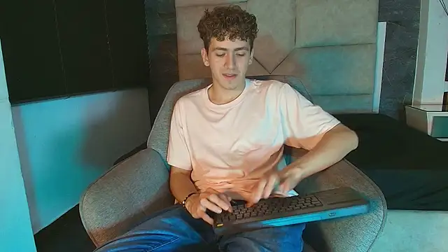 Tyler_Mcrey webcam