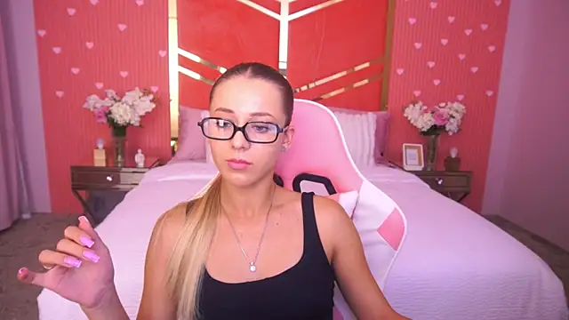 DoveLovee live cam