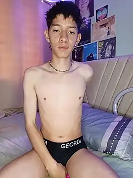 heyy_noah11 webcam