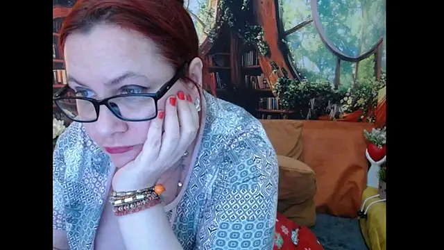 PlayfullMature webcam