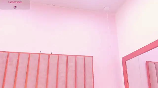 Zoe_Monrow webcam