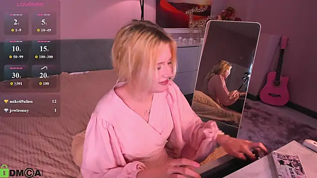 kikipeach webcam