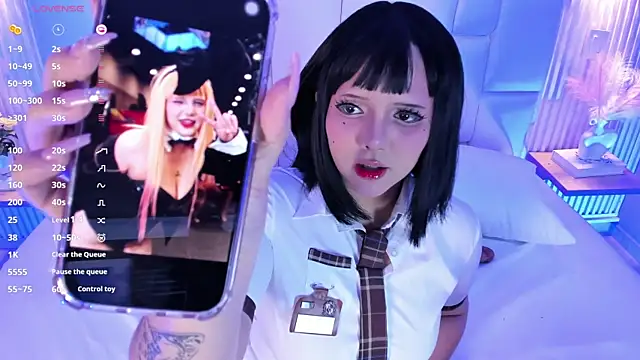 NanaOsaky live cam on StripChat