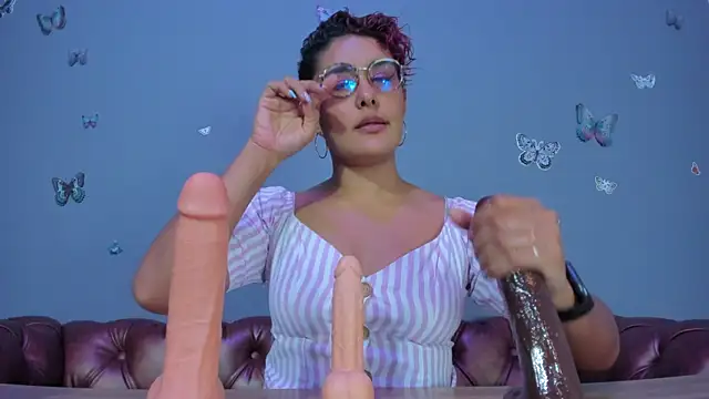 Kaira_mosse live cam on StripChat