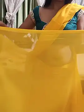 Shalu_G live cam on StripChat