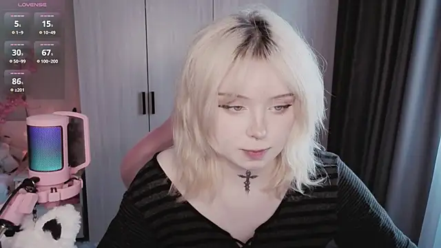 yumi_charm live cam on StripChat