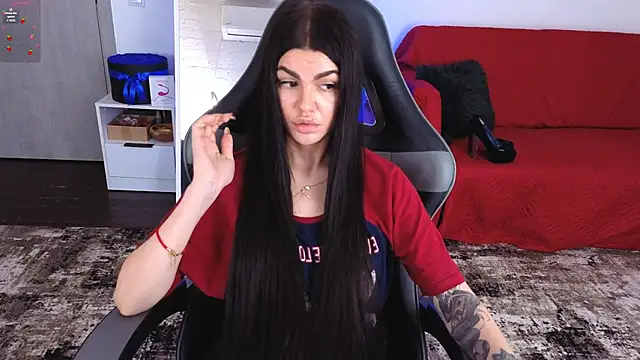 AnacondaOnn live cam on StripChat
