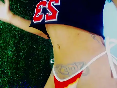 Vanesexygirl live cam on StripChat