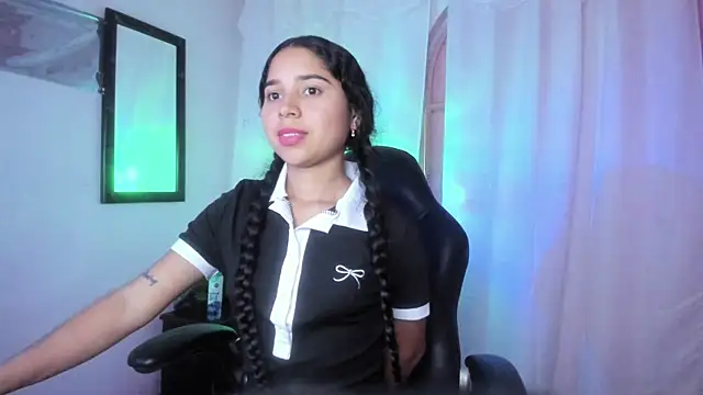Milly-Way live cam on StripChat