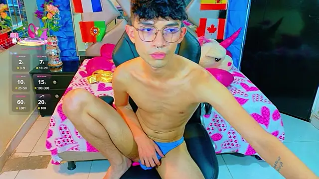 LiamHeatx live cam on StripChat