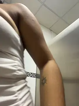 HoneyBunXXX webcam