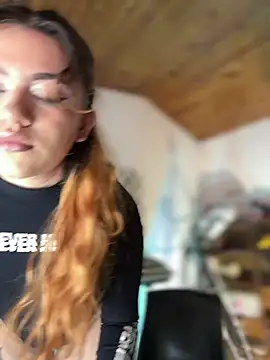 NikkiNix live cam on StripChat