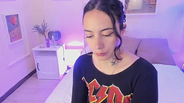 Katushka_dh live cam on StripChat