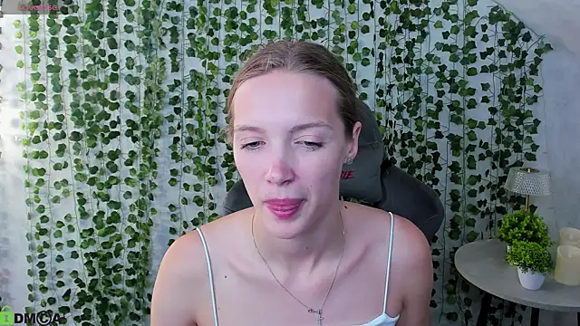 Neelly_Collins webcam