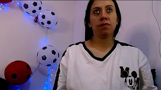 HeyAmaraa webcam
