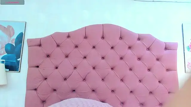 ThyaraJhons webcam