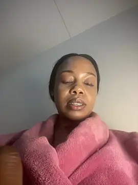 NAUGHTYSHALOTXX webcam
