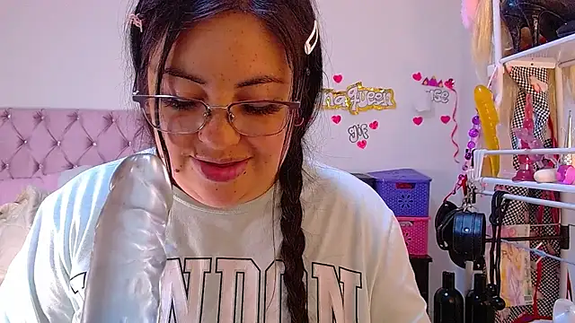 lanaqueen699 webcam