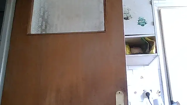 mariusica1@xh live cam on StripChat