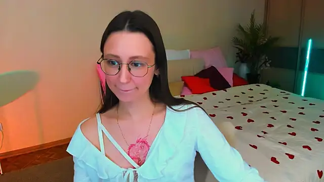 YourLovellyStory webcam