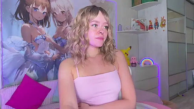 CheekySashaCharm webcam