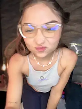 Mia_Luxor webcam