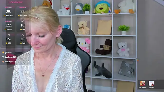 Julie_Lucas webcam
