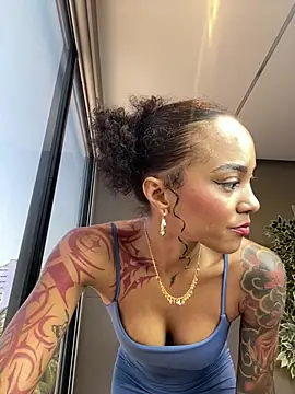 LizStorm_ webcam