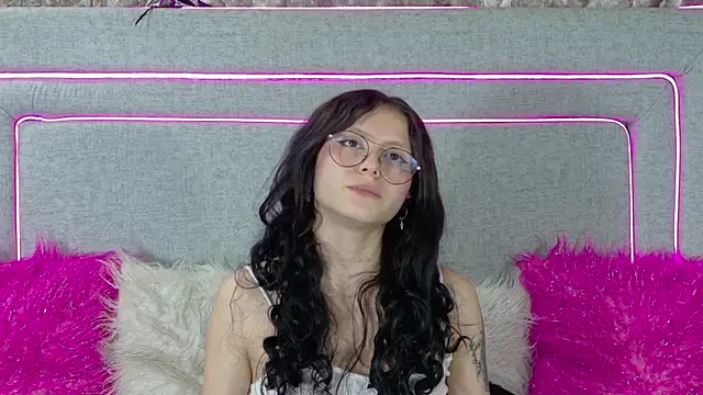 Naomimolie webcam