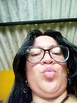 LatinSquirtBaby webcam