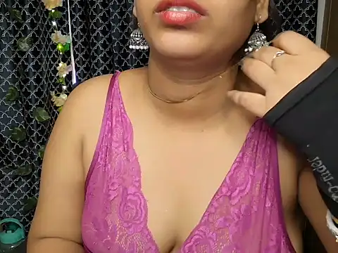 Sexydiya9 webcam