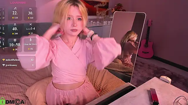 kikipeach webcam