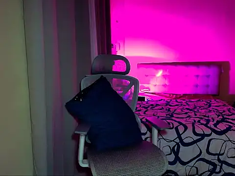 AlloraMarie webcam