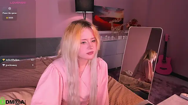 kikipeach webcam