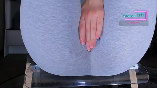 Cameltoe_squirt_inPants webcam